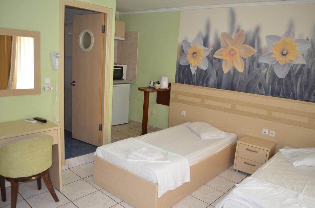 Fontana Rooms Mytilíni Quarto foto