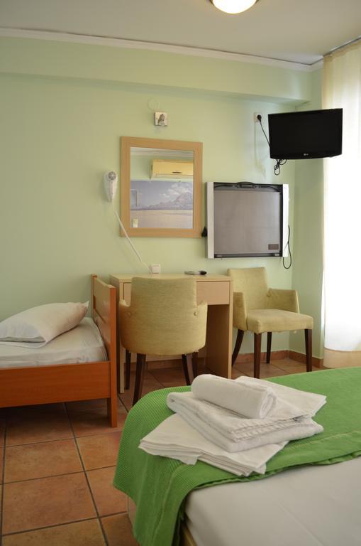 Fontana Rooms Mytilíni Quarto foto